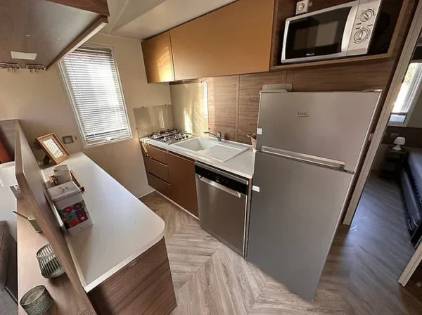  Carpen Containers Services Srls