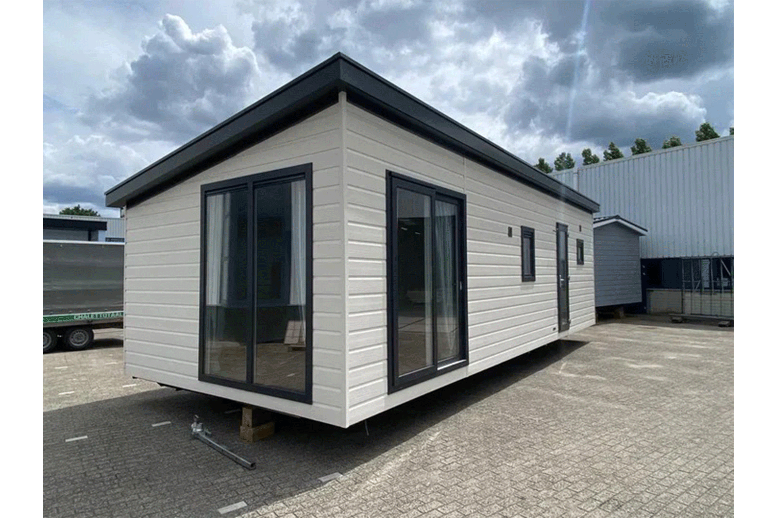  Carpen Containers Services Srls