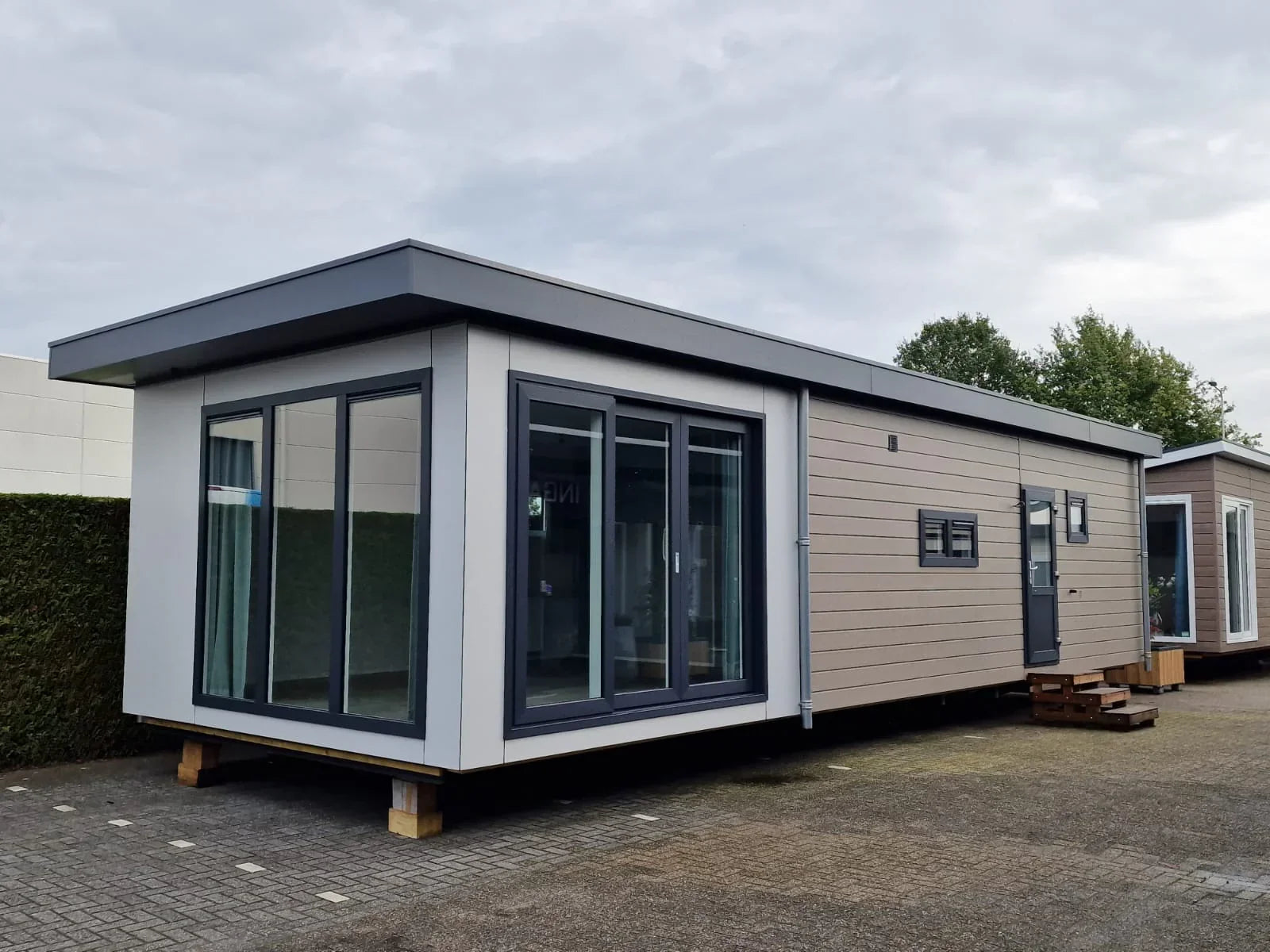  Carpen Containers Services Srls