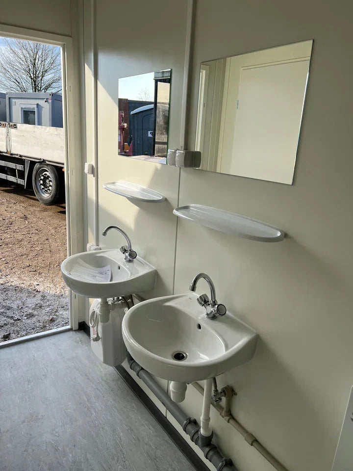  Carpen Containers Services Srls